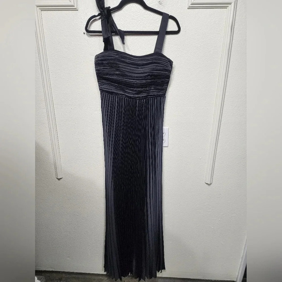 Lulu's Gorgeous Purpose Black Satin Pleated Sleeveless Bow Maxi Dress S Wedding - Picture 6 of 12